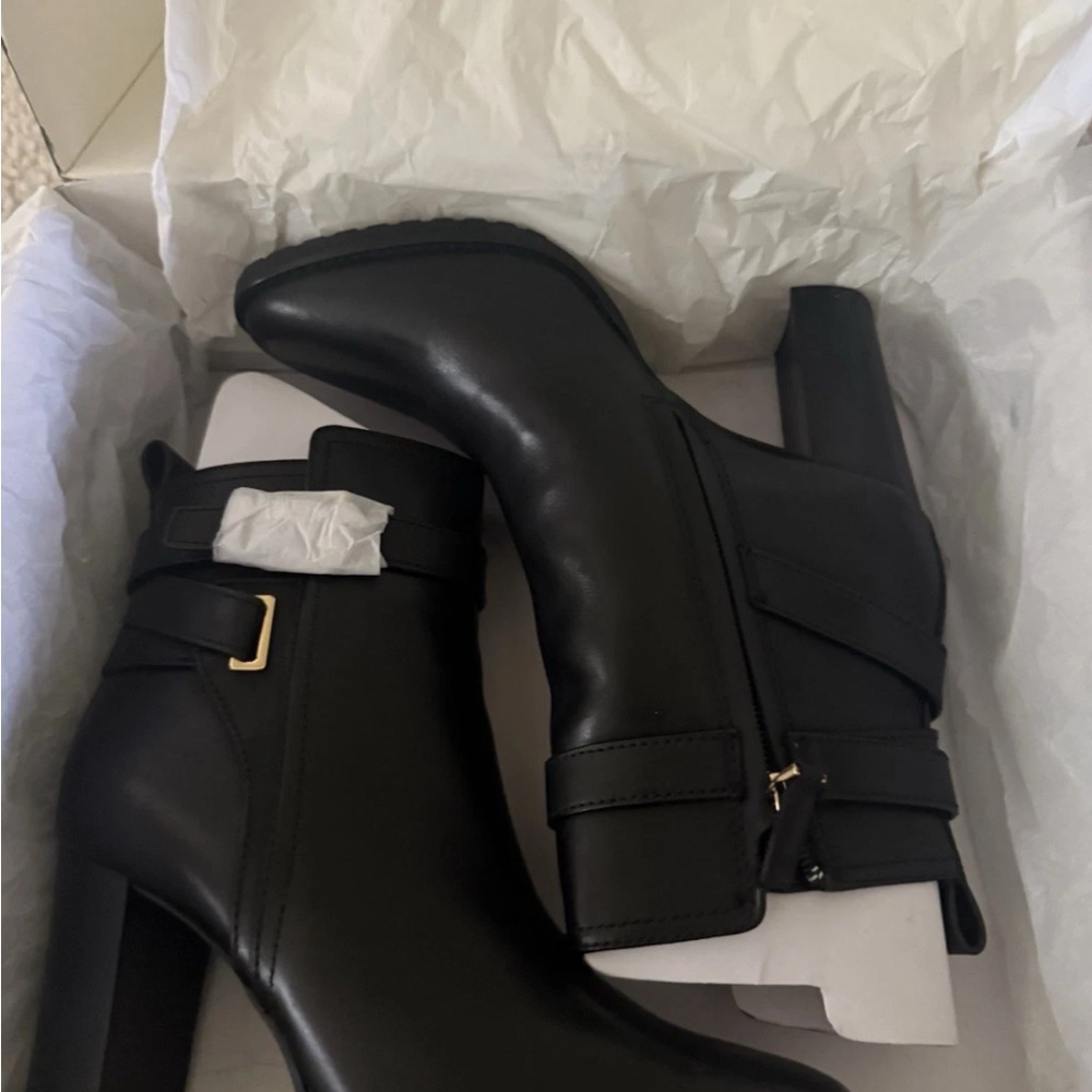 Elegant Black Ankle Boots